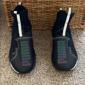 Black puma shoes
